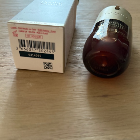 Clarins Double Serum Anti-Aging to Firm, Boost Radiance and Refine Pores 30ml - Picture 6 of 7